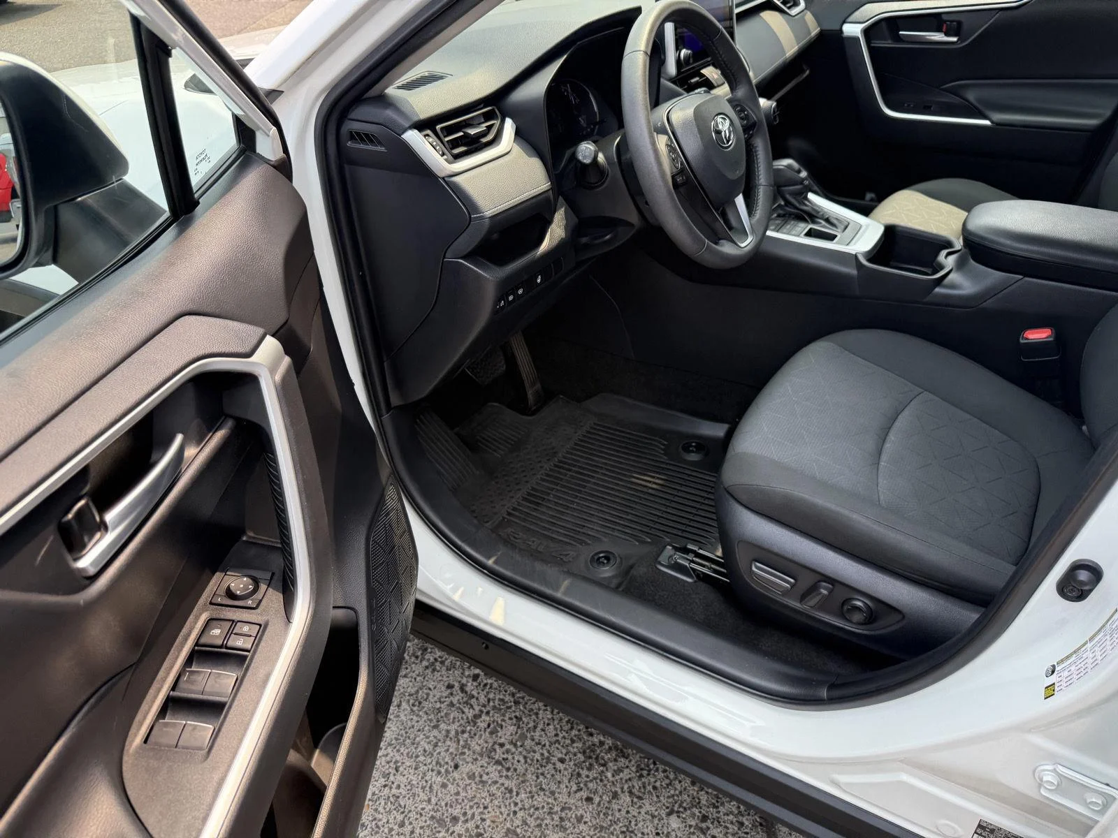 Used 2023 Ice Cap Toyota XLE image 12