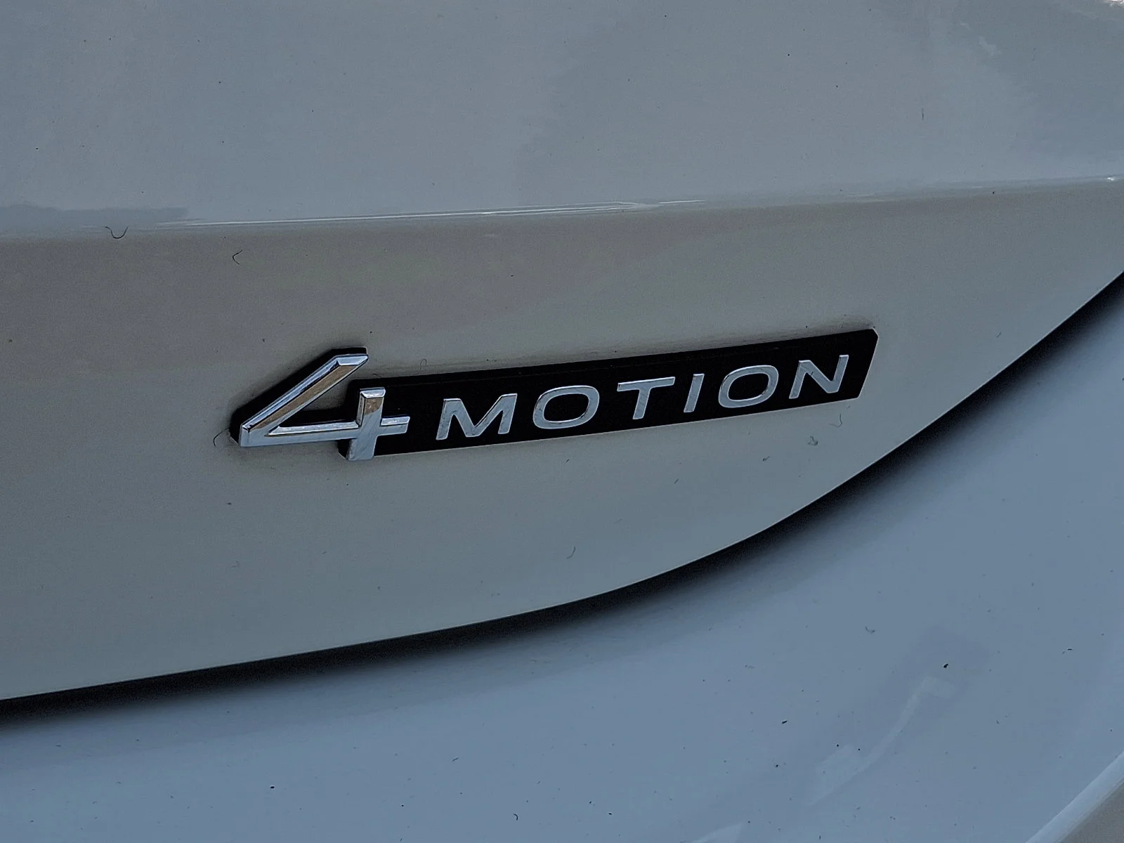 Used 2025 Pure White   0Q0q Volkswagen S image 29