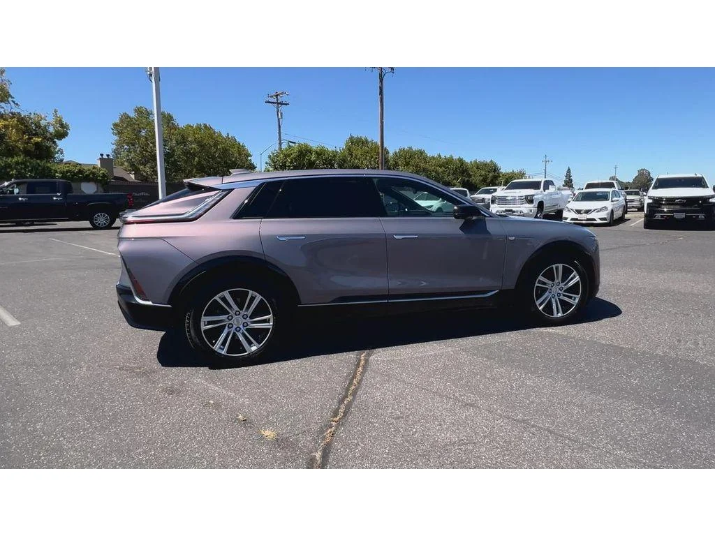 2024 Cadillac LYRIQ Tech - Photo 12