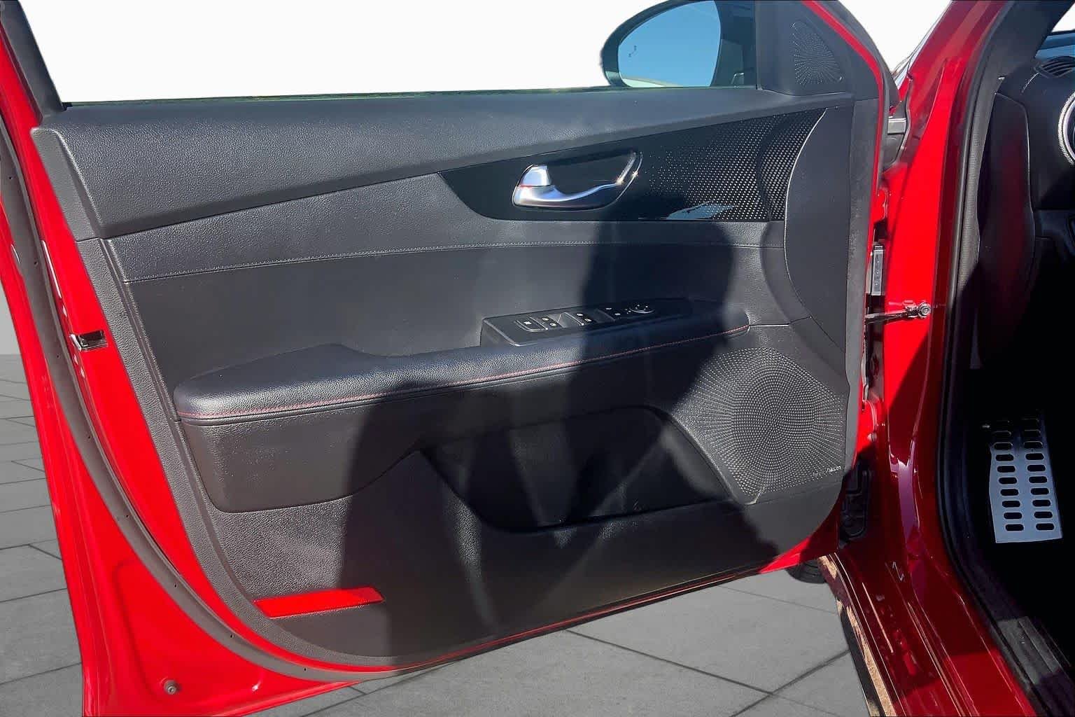 Used 2023 Currant Red Kia GT image 22
