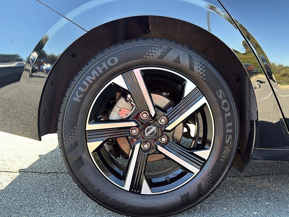 Used 2025 Super Black Nissan SV image 11