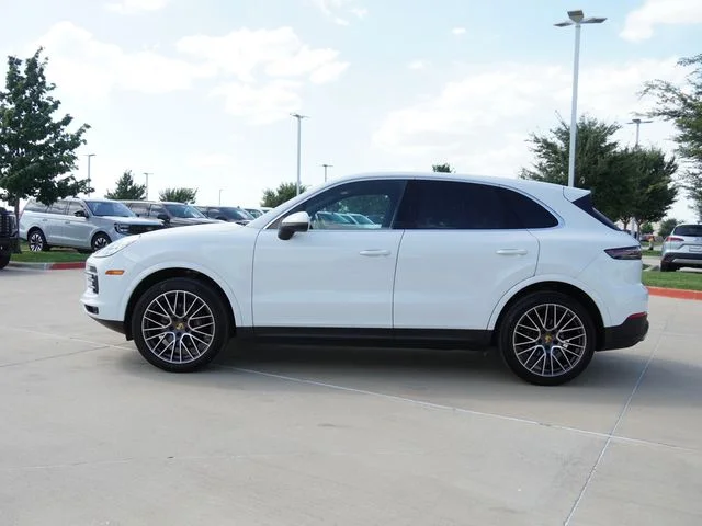 Used 2020  Porsche Base image 6
