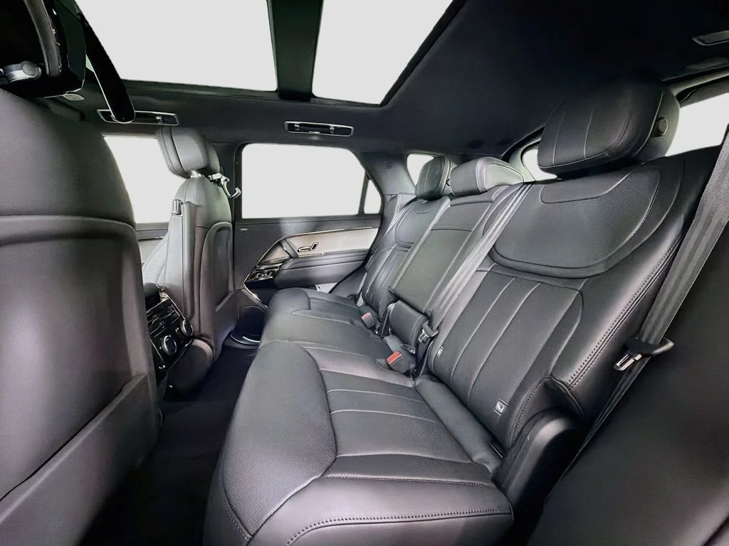 New 2027 Santorini Black Land Rover SE image 26