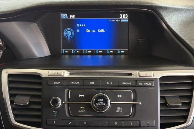 Used 2015 Modern Steel Metallic Honda LX image 21