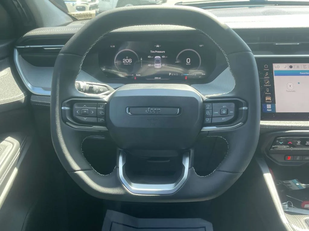 New 2026 Hydro Blue Pearlcoat Jeep Laredo image 23