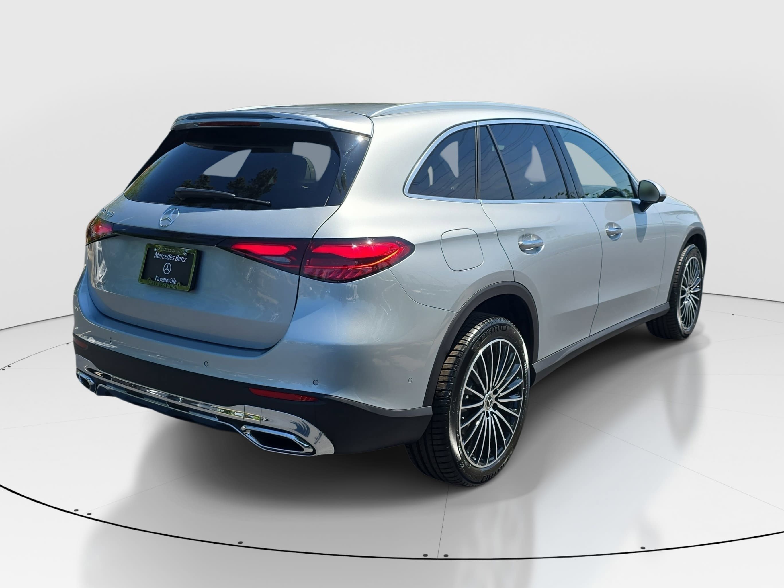 New 2026 Cirrus Silver Metallic Mercedes-Benz GLC300 image 5
