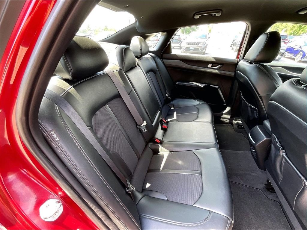 Used 2022 Passion Red Kia GT-Line image 15
