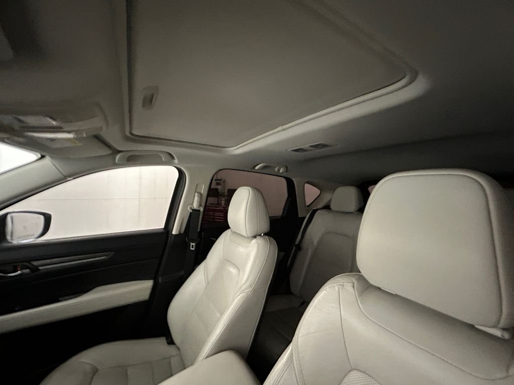 Used 2021 White Mazda Grand Touring image 25