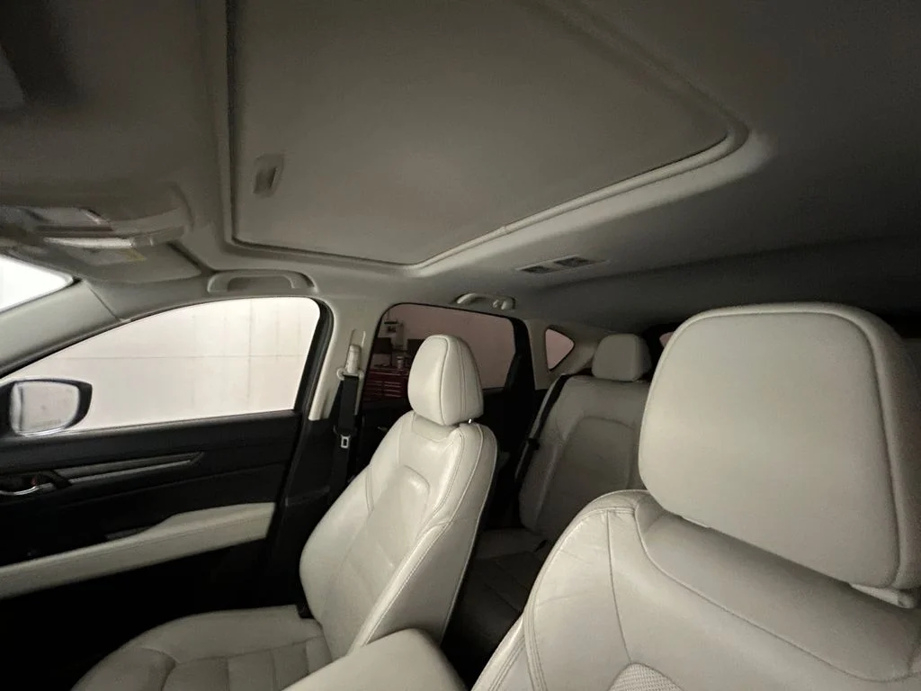 Used 2021 White Mazda Grand Touring image 25