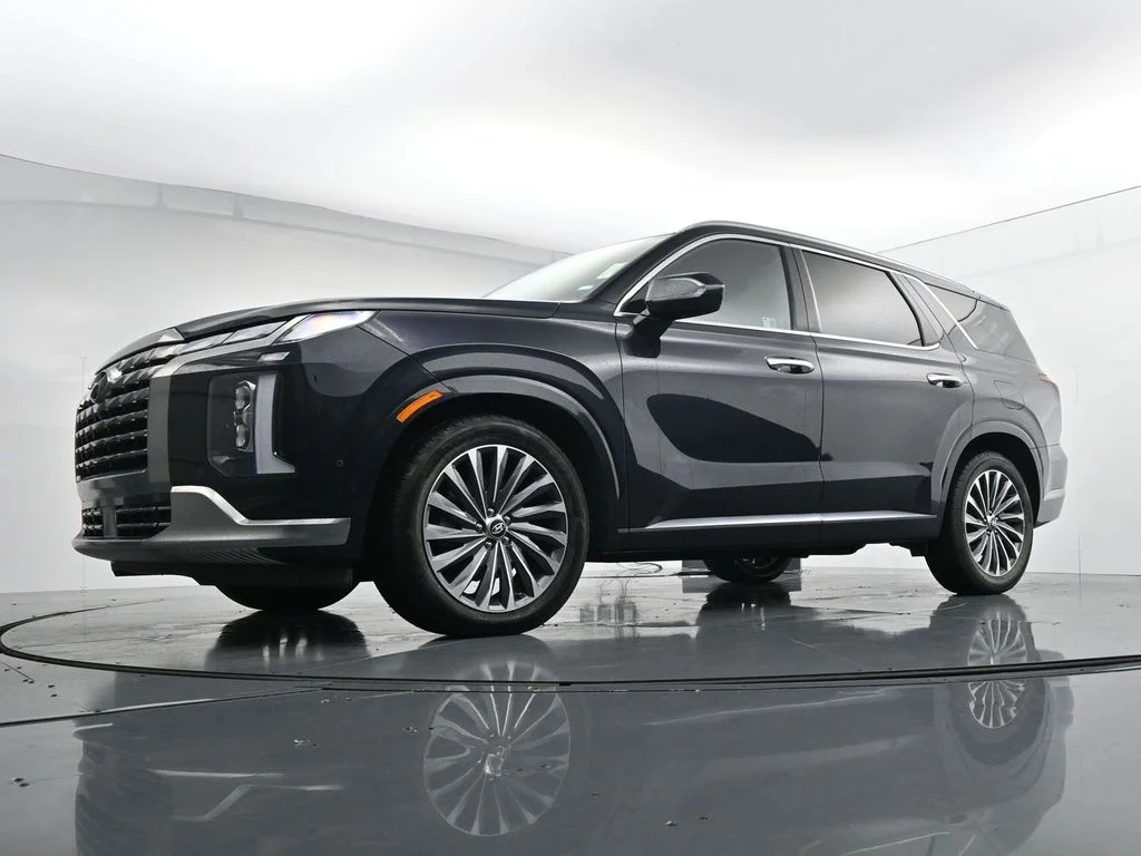 Used 2024 White Hyundai Calligraphy image 29