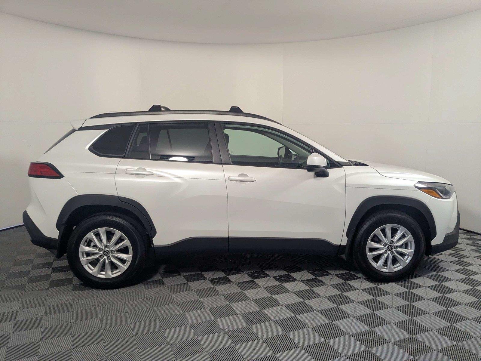 Certified Used 2023 Wind Chill Pearl Toyota LE image 4