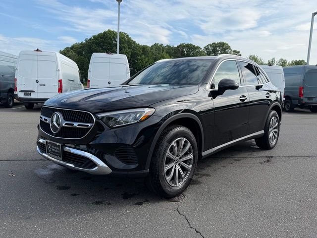 Used 2026 Black Mercedes-Benz GLC 300 image 3