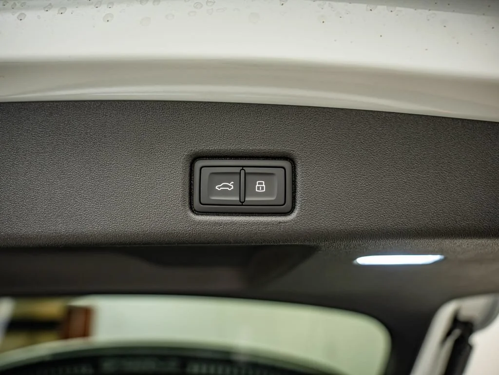 New 2026 Glacier White Metallic Audi Premium Plus image 37