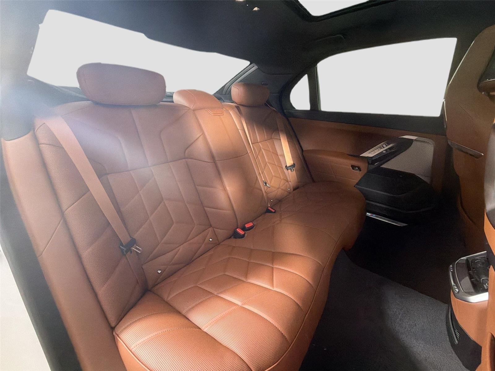 New 2026 Mineral White Metallic BMW 740i image 24
