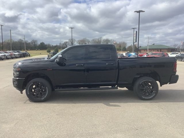 New 2026 Diamond Black Crystal Pearl-Coat Exterior Paint RAM Tradesman image 4