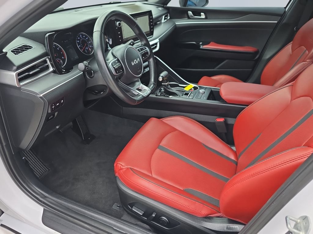 Used 2023 Glacial White Pearl Kia GT-Line image 10