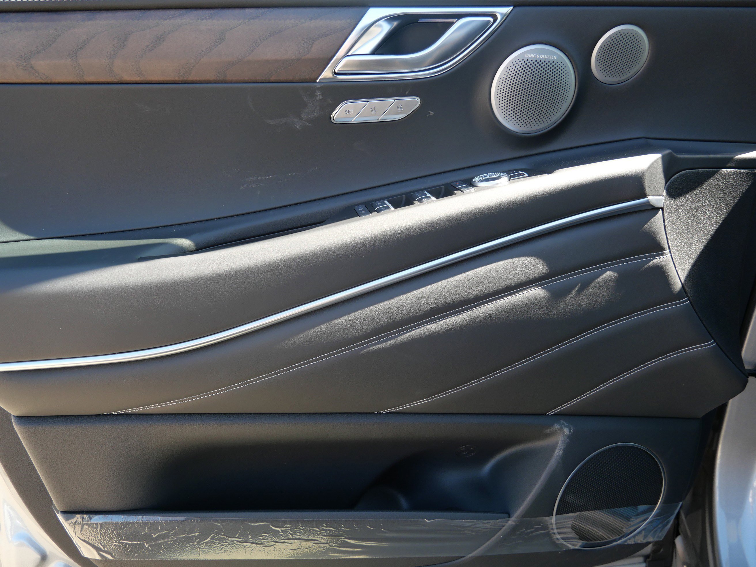 New 2026 Savile Silver Genesis 3.5T Advanced image 4