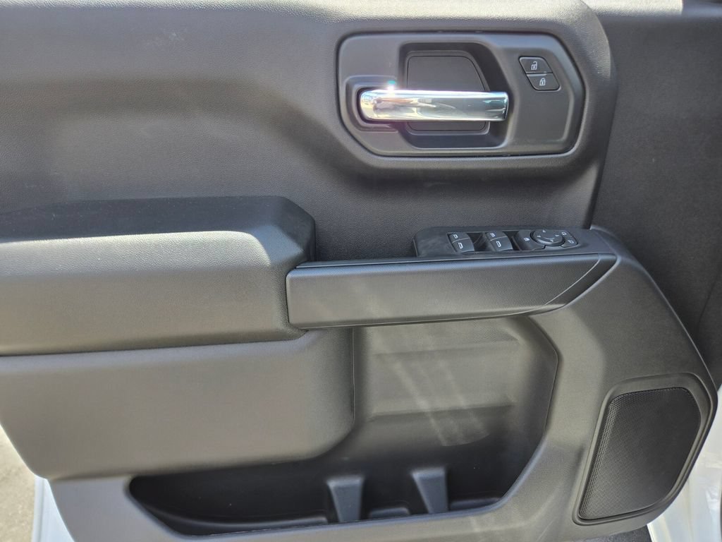 2026 Chevrolet Silverado 1500 Custom - Photo 9