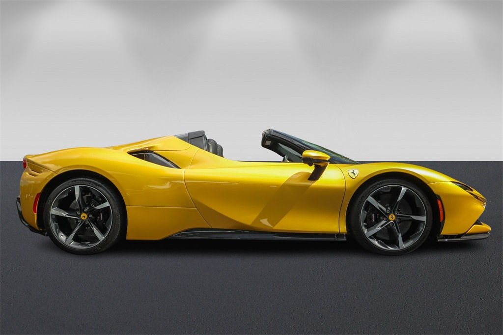 2024 Ferrari SF90 Spider Base photo 2