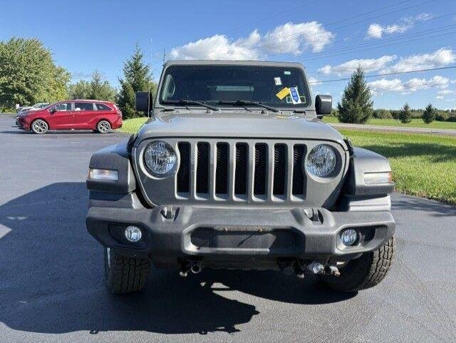 Used 2021 Sting-Gray Clearcoat Jeep Islander image 4