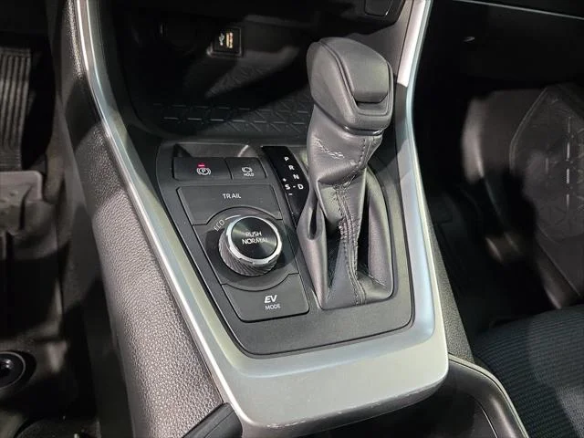 Certified Used 2025 MAGNETIC GRAY MET. Toyota  image 31