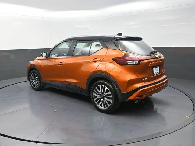 Used 2022 Orange Nissan SV image 7