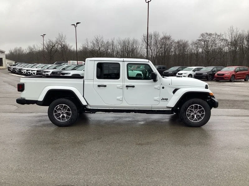 New 2026 Bright White Clear-Coat Exterior Paint Jeep Sport S image 8