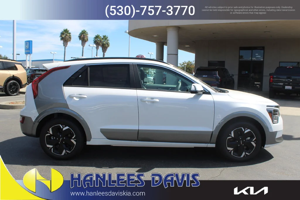 New 2026 White Kia Wave image 6