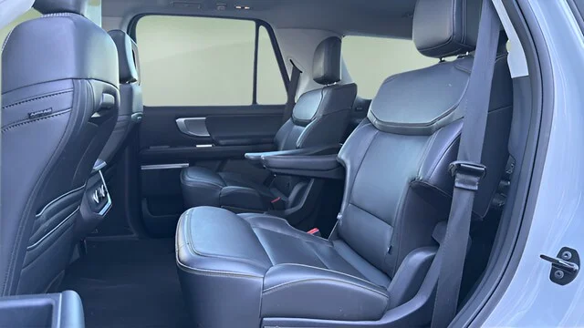 Used 2025 Silver Metallic Ford Platinum image 19