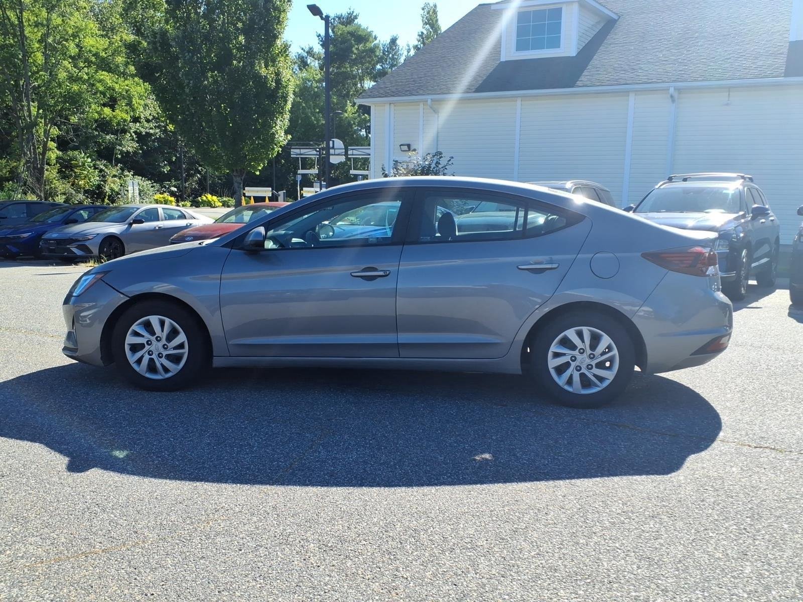 Used 2020 Fluid Metal Hyundai SE image 8