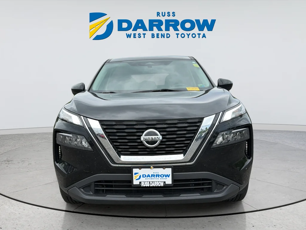 Used 2021 Black Nissan S image 7