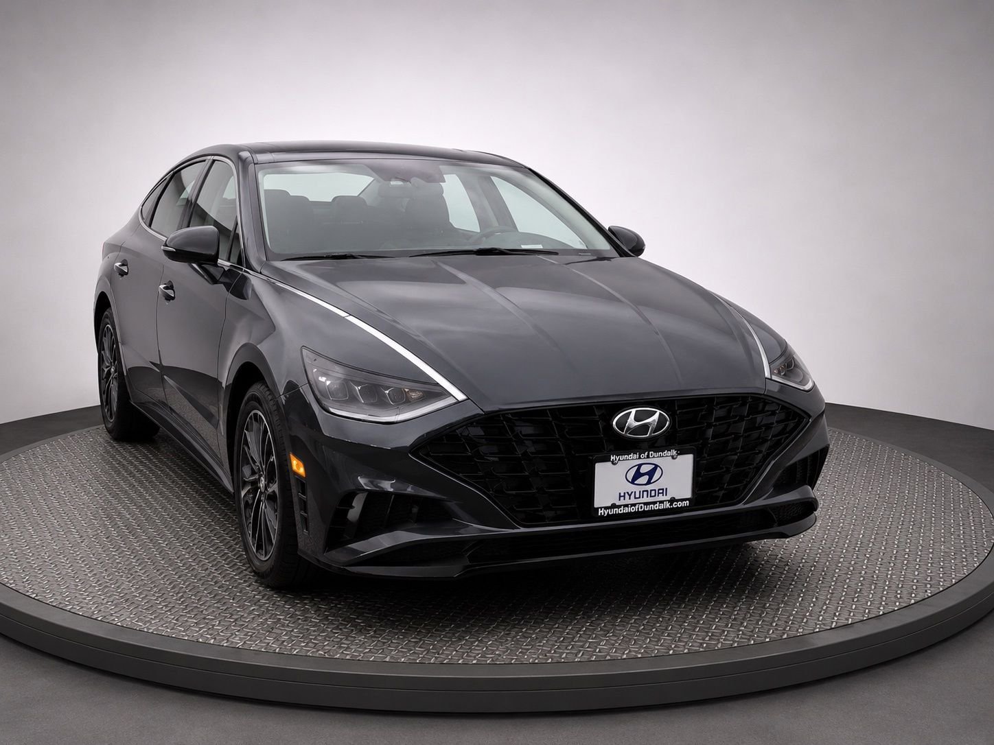 Used 2021 Gray Hyundai Limited image 3