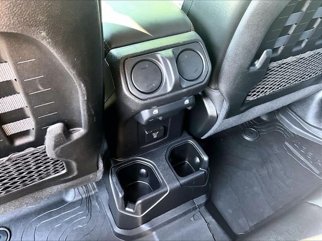 Used 2020 White Jeep Mojave image 28