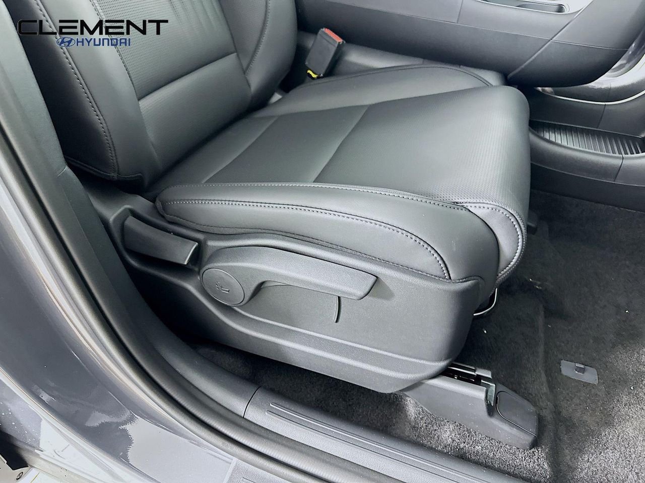 New 2026 Gray Hyundai SEL 8P image 29