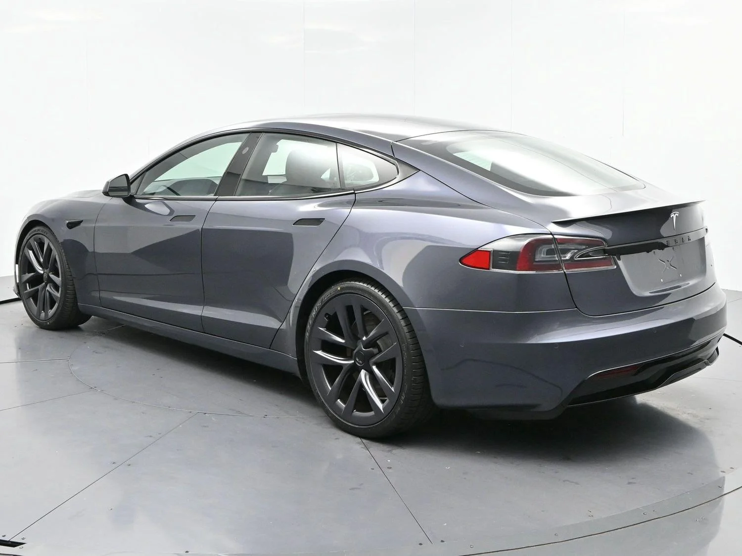 Used 2021 Midnight Silver Metallic Tesla Plaid image 5