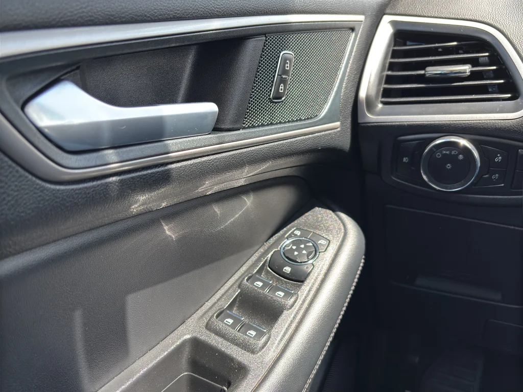 Used 2024 Agate Black Metallic Ford SEL image 16
