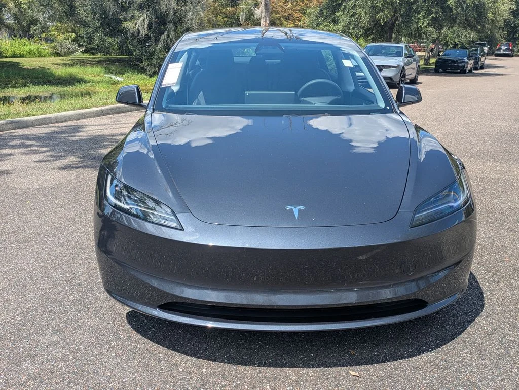 Used 2025  Tesla Long Range image 9