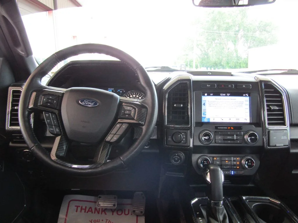 Used 2019  Ford Lariat image 5