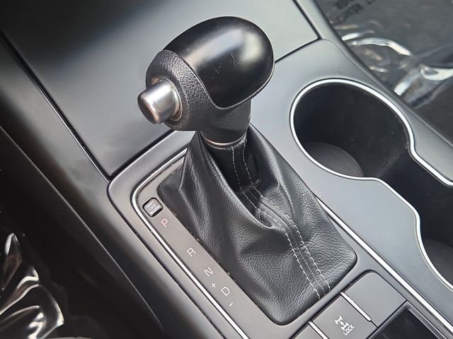 Used 2018 Ebony Black Kia LX image 17