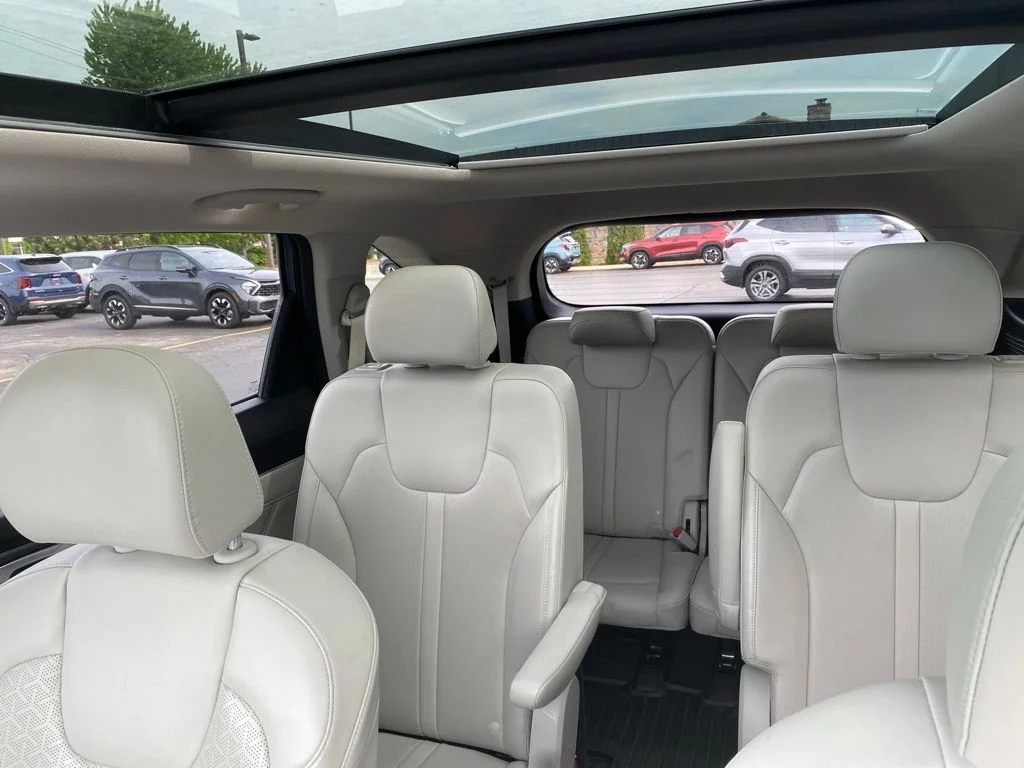 Used 2023 Silver Kia SX image 19