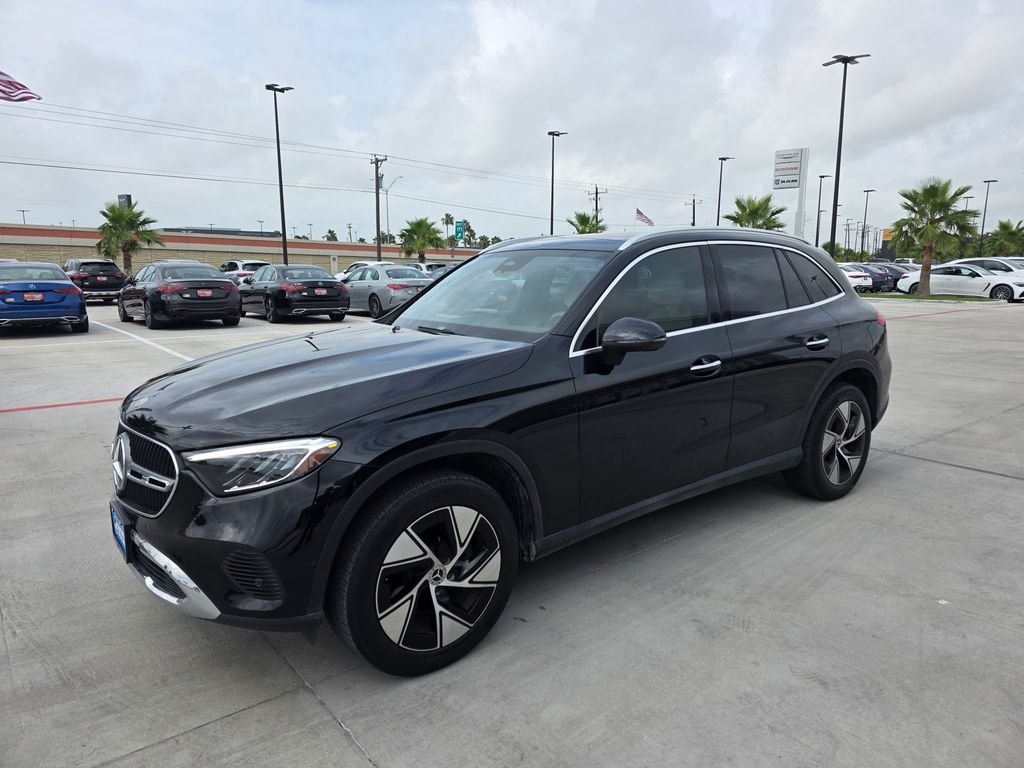 Used 2024 Black Mercedes-Benz GLC 300 image 3