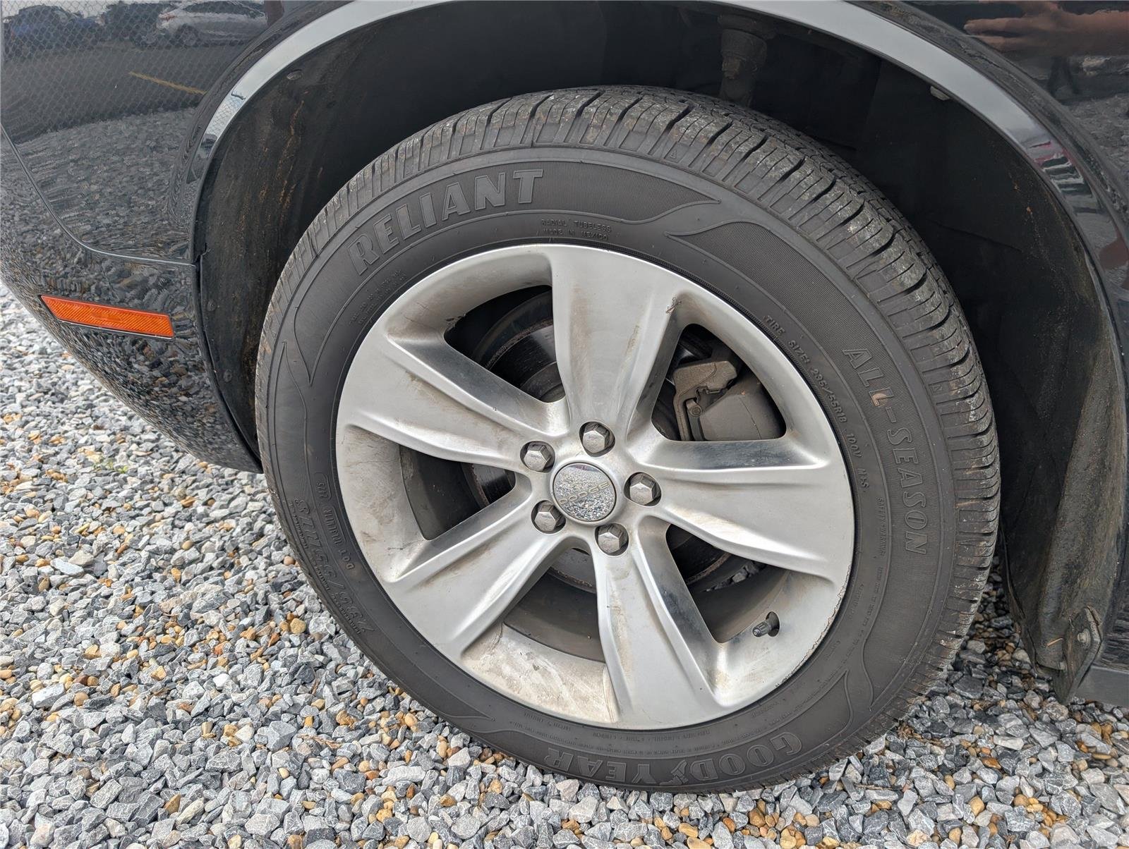 Used 2016 Pitch Black Clearcoat Dodge SXT image 24