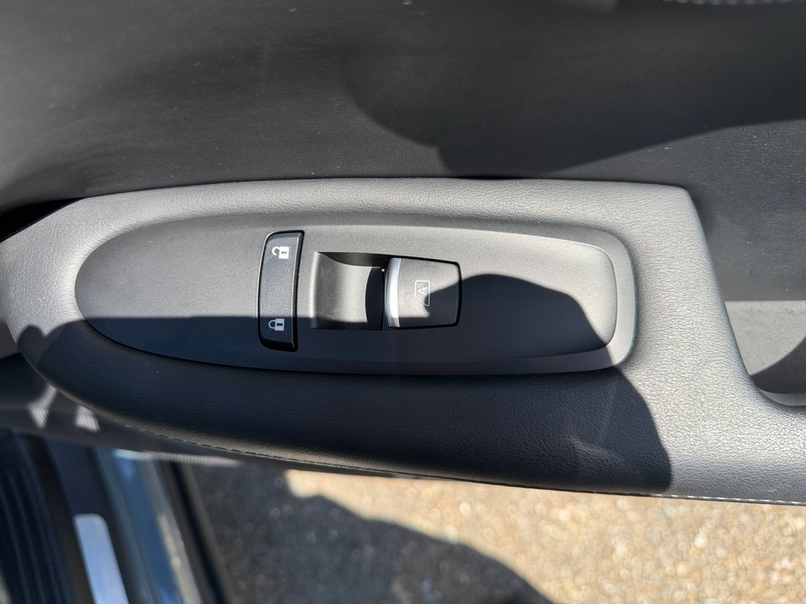 Used 2025 Slate Gray INFINITI LUXE image 33