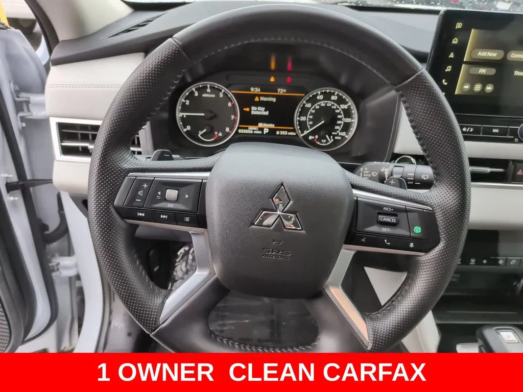 Used 2025 White Mitsubishi SE image 16