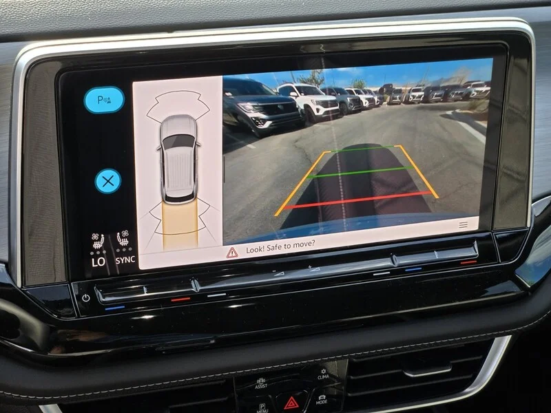 New 2025 White Volkswagen 2.0T SE w/Technology image 12