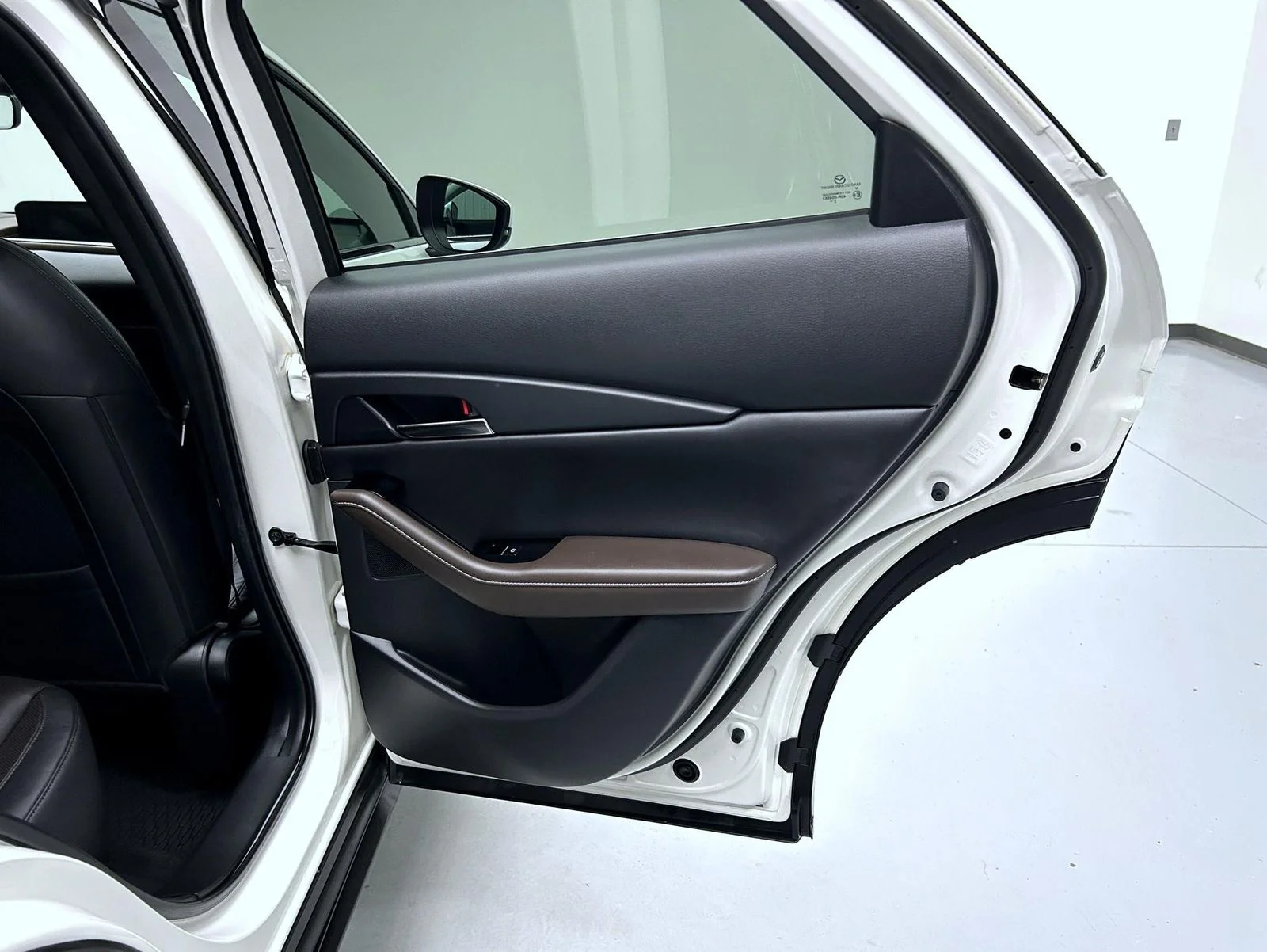 Used 2020 White Mazda Premium image 17