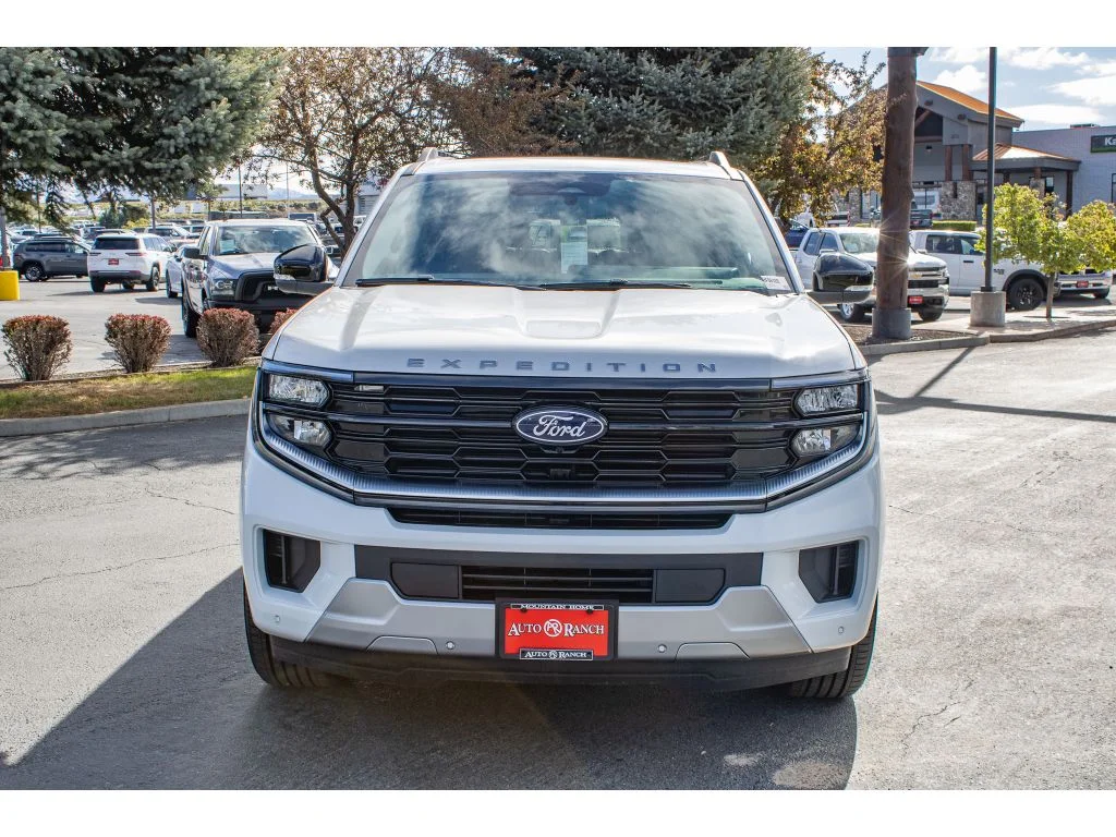 New 2026 Star White Metallic Tri-Coat Ford Platinum® image 3