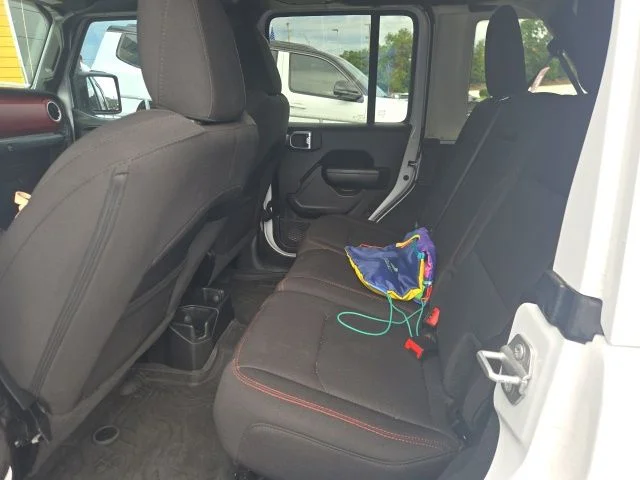 Used 2023 White/off-white Jeep Rubicon image 7