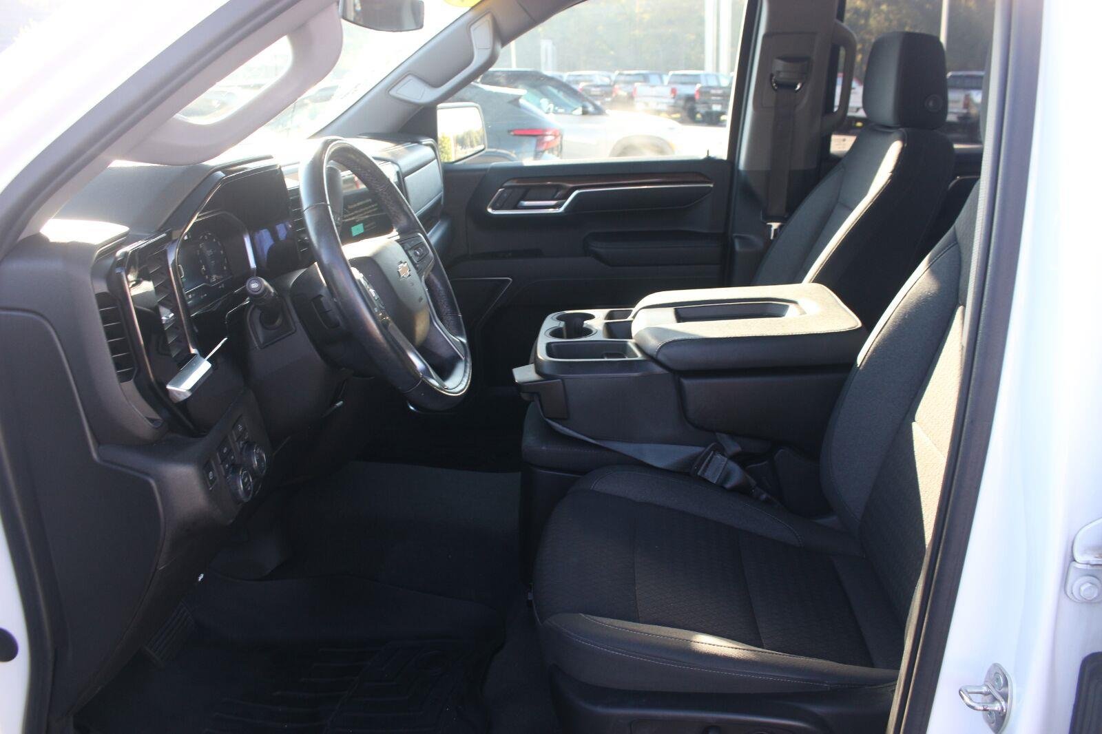 Used 2022 SUMMIT WHITE Chevrolet LT image 16
