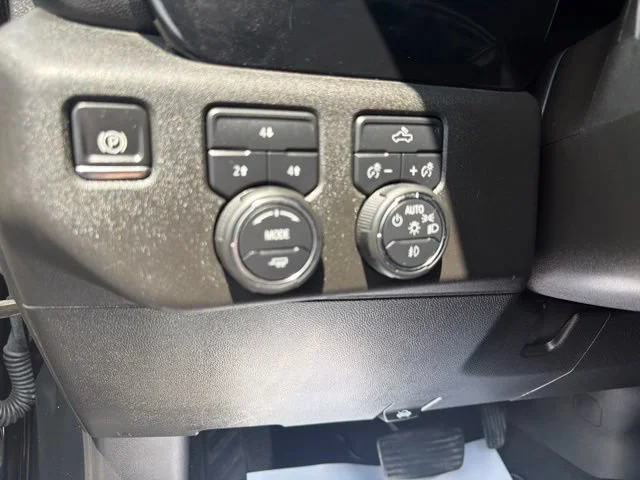 Used 2025 Black Chevrolet LT image 30